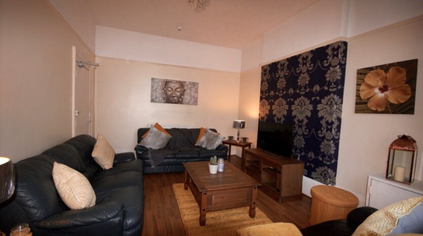 7 Bed Semi-Detached House, Hartington Road, L8