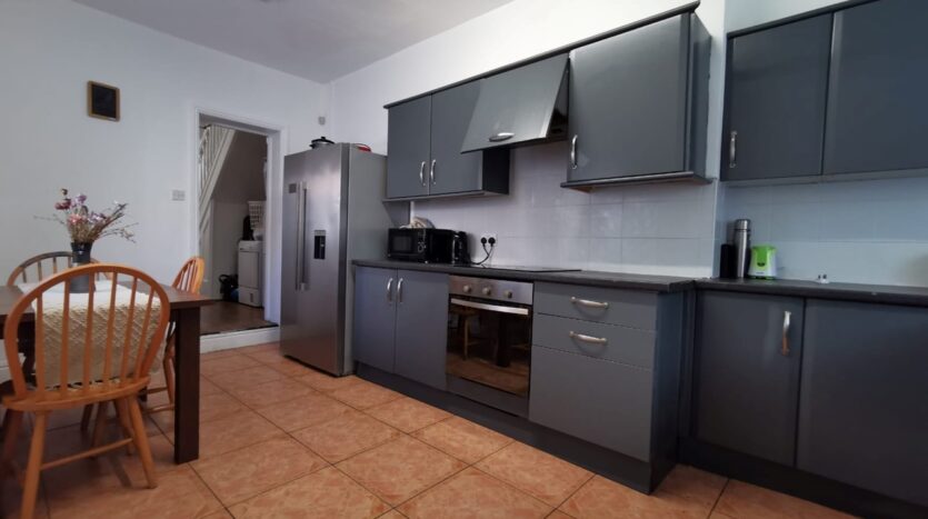 7 Bed Semi-Detached House, Hartington Road, L8
