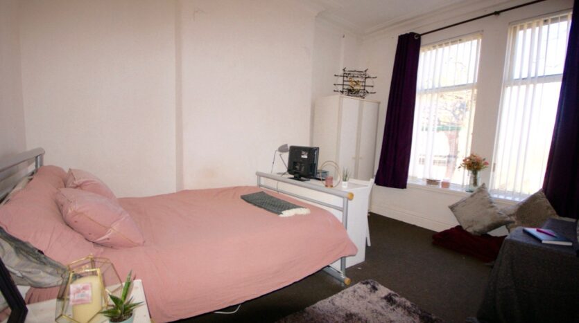 7 Bed Semi-Detached House, Hartington Road, L8