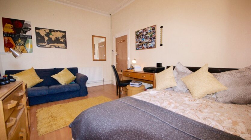 7 Bed Semi-Detached House, Hartington Road, L8