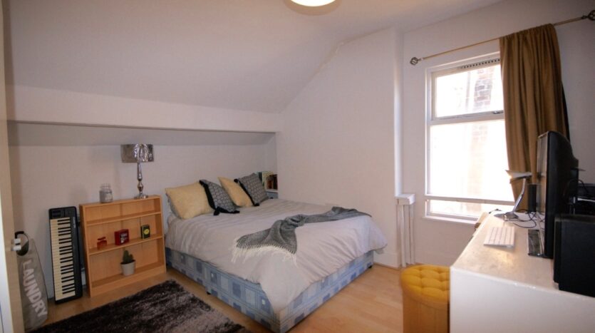 7 Bed Semi-Detached House, Hartington Road, L8