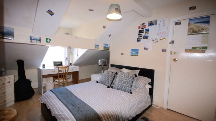 7 Bed Semi-Detached House, Hartington Road, L8