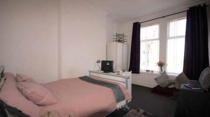 7 Bed Semi-Detached House, Hartington Road, L8
