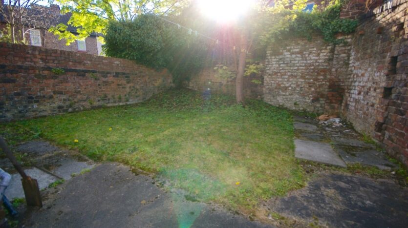 7 Bed Semi-Detached House, Hartington Road, L8