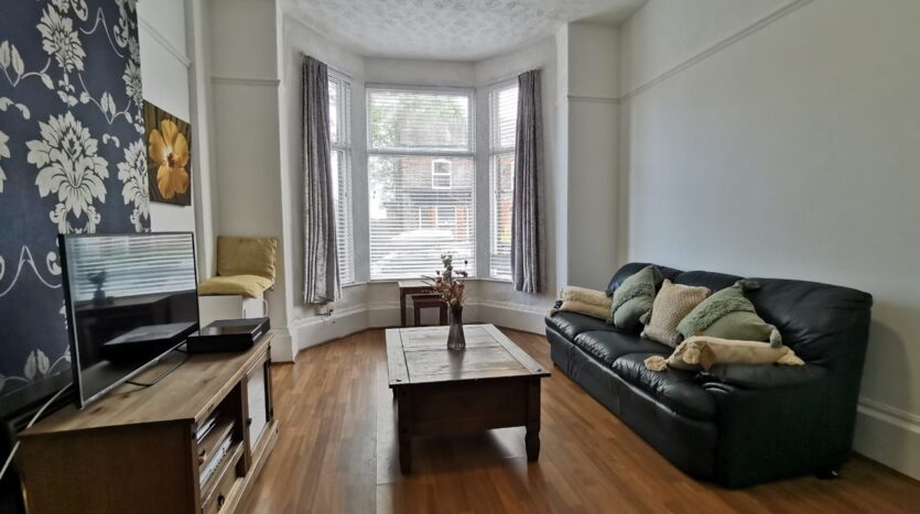 7 Bed Semi-Detached House, Hartington Road, L8