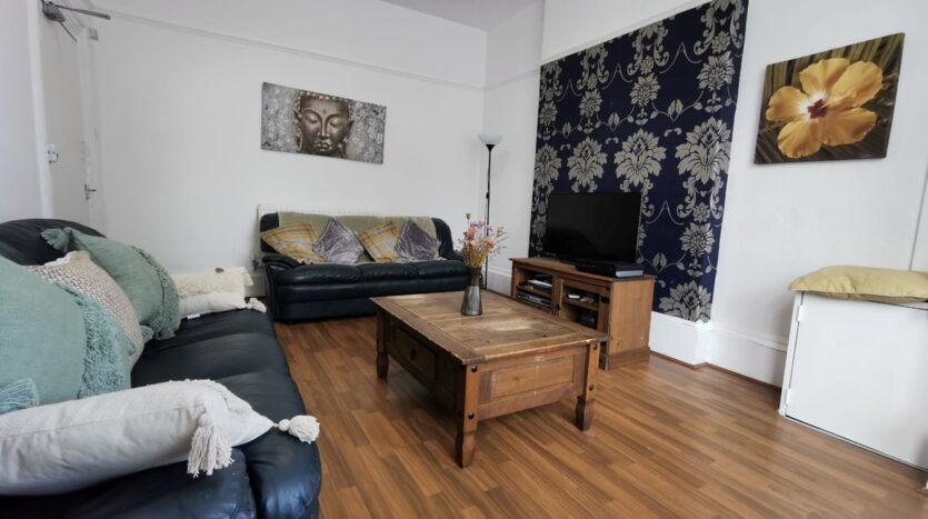 7 Bed Semi-Detached House, Hartington Road, L8