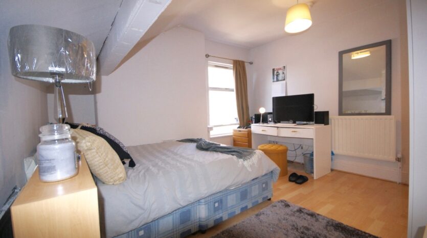 7 Bed Semi-Detached House, Hartington Road, L8